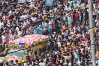 Fans Bid Farewell to Zubeen Garg at Guwahati Stadium; Thousands Pay Last Respects