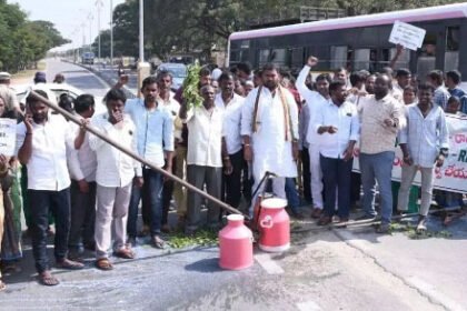 Farmers in Telangana Protest RRR Alignment Changes Alleging Favoritism, Demand Original Route Restored