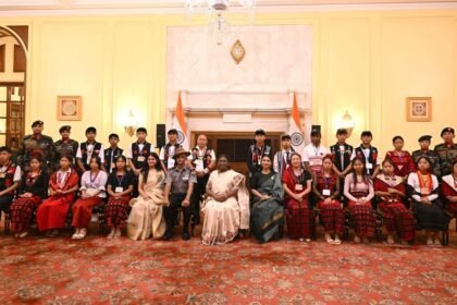 Tribal Students from Assam Meet President Murmu During National Integration Tour