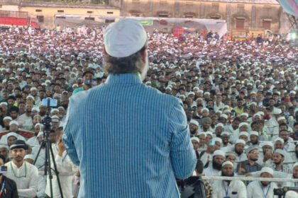 A wide shot of Asaduddin Owaisi addressing a rally in Bihar
