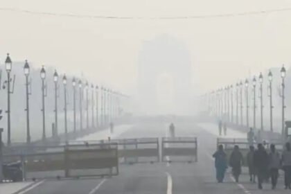 Delhi’s Air Quality Deteriorates Sharply AQI Crosses 400 Health Risks Rise