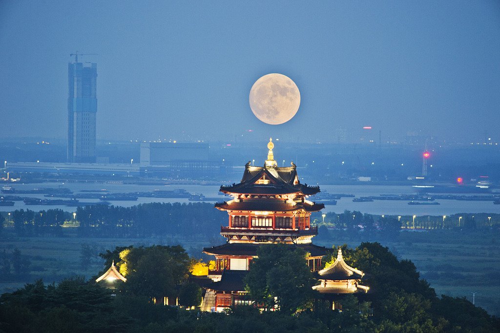 One Moon, Countless Moments: China’s Mid-Autumn Magic Lights Up the Night