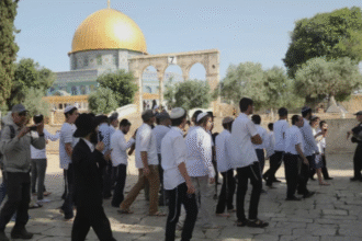 Al-Aqsa Mosque with Police Settlers