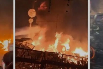 Powerful Blast Rocks Chandni Chowk Near Delhi’s Red Fort