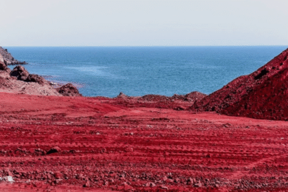 Heavy Rains Turn Iran’s Sahel Sorkh “Red Beach” Blood Red