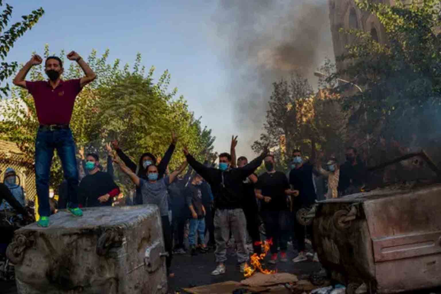 Iran Issues Stern Warning as Nationwide Unrest Turns Violent