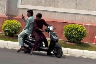 Dangerous Bike Stunts Near Lumbini Park