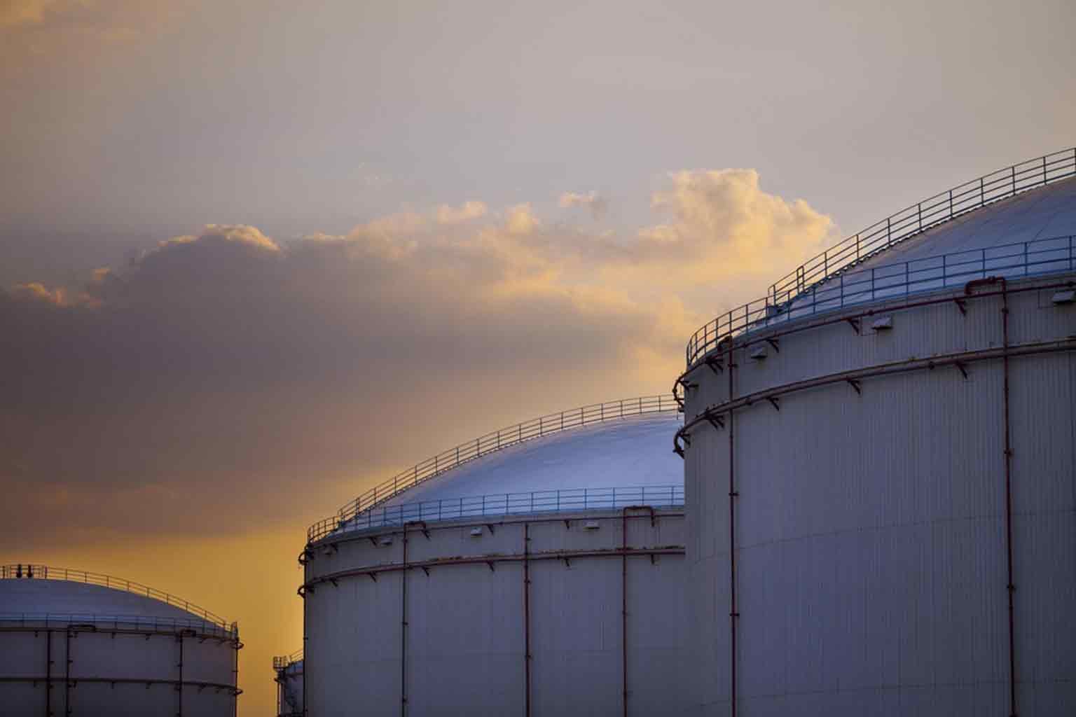 Nations Build Strategic Oil Reserves Amid Global Uncertainty