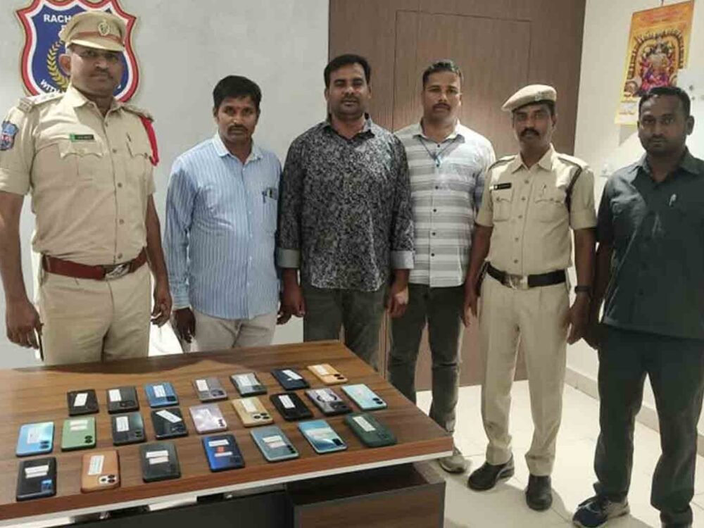 Hyderabad Police Recover 23 Lost Mobile Phones