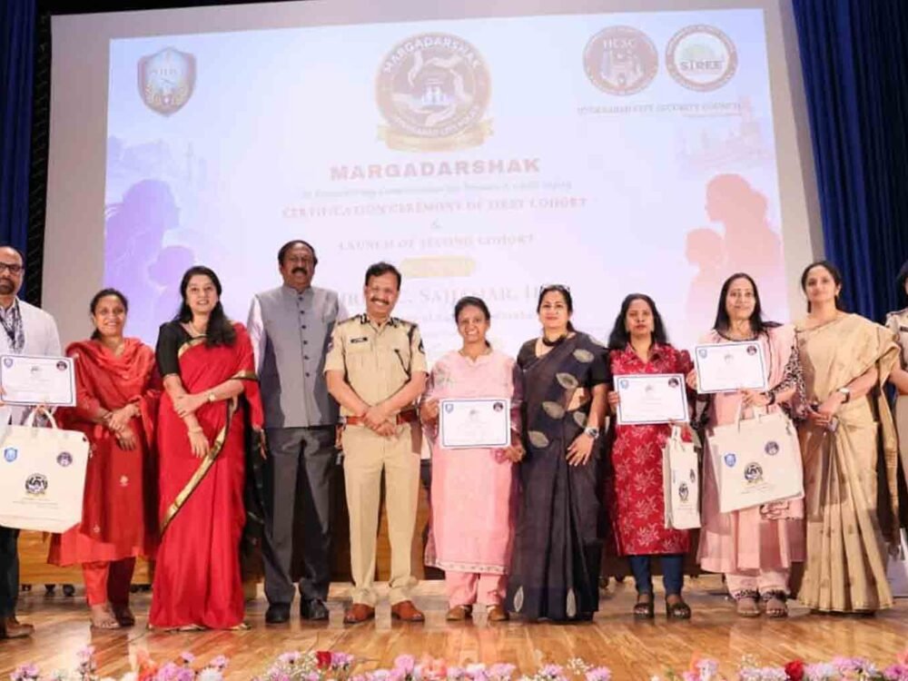 Hyderabad Police Volunteers Join Hands