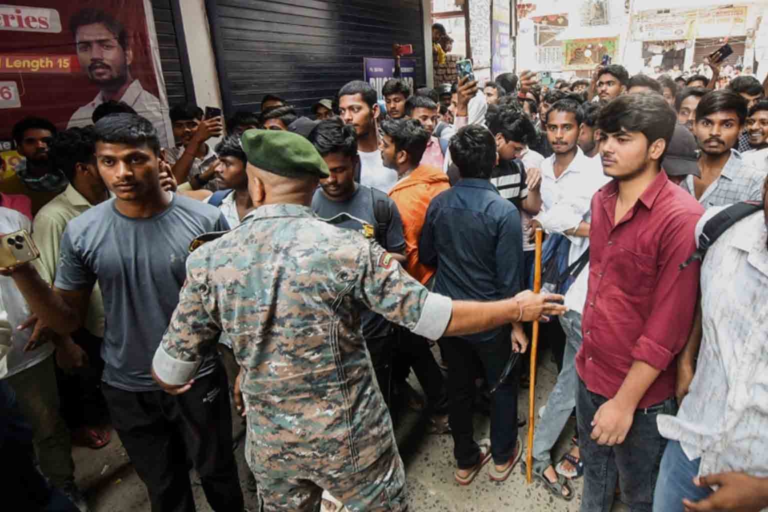 Patna Students Rally Behind Khan Sir Coaching Centre