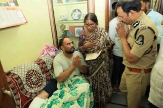 Hyderabad CP Sajjanar Visits Constables home