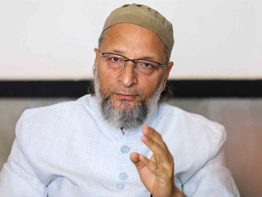 Owaisi Urges Telangana Govt to Issue PRC for Poor During SIR