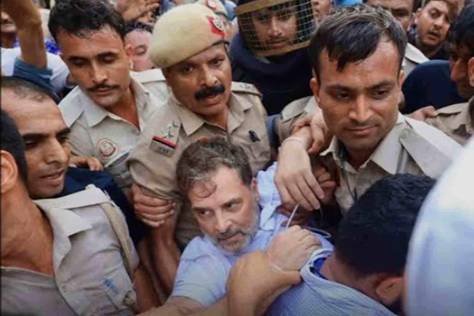 Rahul and Priyanka Gandhi Briefly Detained During Protest