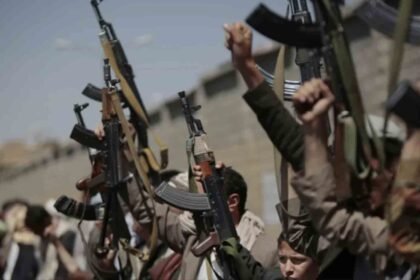 Houthi Attacks Leave 30 Yemeni Soldiers Dead