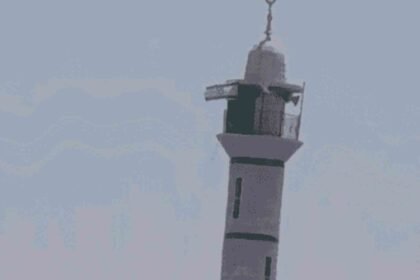 Israeli flag on the minaret of Abu Ubaida Mosque