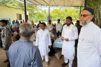 Asaduddin Owaisi Reviews SIR Centres in Karwan
