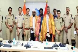 Three citizens rescue six year old girl from drowning in Hussain Sagar